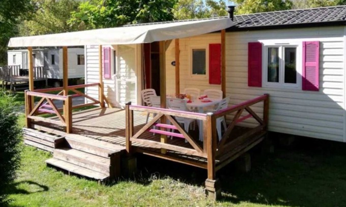 Montjoie-en-Couserans House | Camping - Piscine - ccbaieb