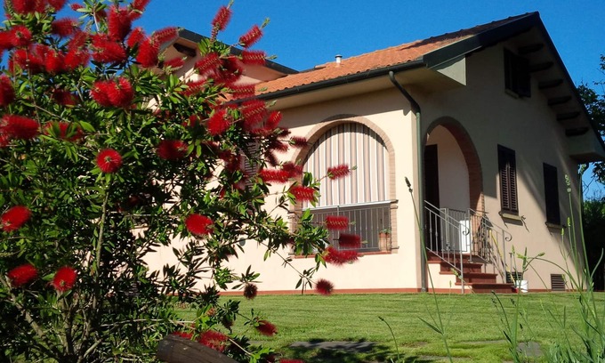 Montescudaio House | Campo del Rosario is an oasis of peace immersed in the Tuscan countryside.