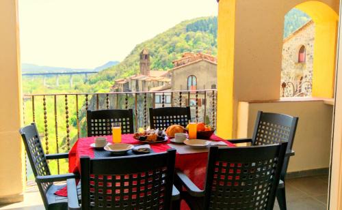 Castellfollit de la Roca Apartment | Can Castell