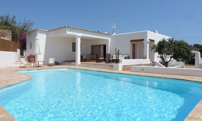 Santa Eulalia del Rio Villa | CAN XICU DE PERELLA. VILLA IN THE COUNTRYSIDE WITH SWIMMING POOL.