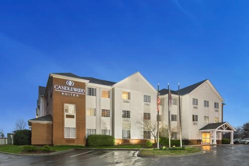 Arrowood Hotel | Candlewood Suites - Charlotte - Arrowood by IHG