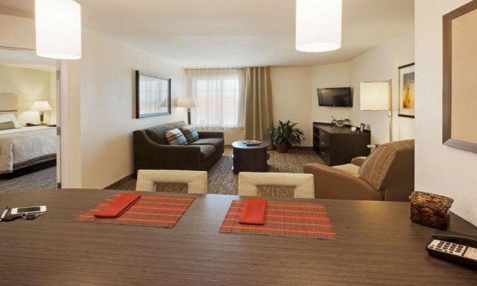 Erie Hotel | Candlewood Suites Erie by IHG