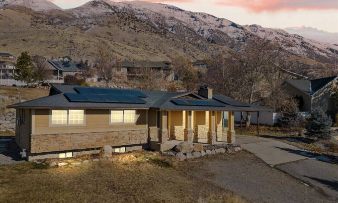 Cedar Hills House | Canyon Ridge Getaway | Arcade| View | Free Massage