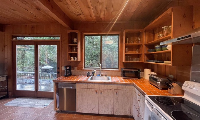 Carmel Valley House | Canyon views and country vibe in sunny Carmel Valley