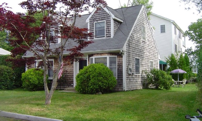 Narragansett House | Cape Style Family Home-2 Blocks to Beach