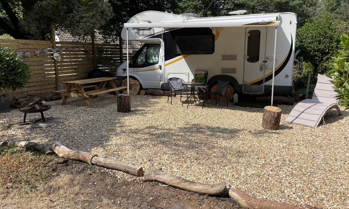 Wareham Cabin | Captivating 2 bed motorhome in Wareham