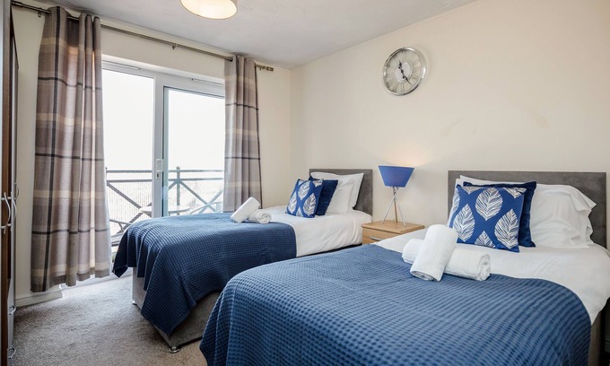 West Thurrock Apartment | Captivating 3-Bed Apartment in Grays