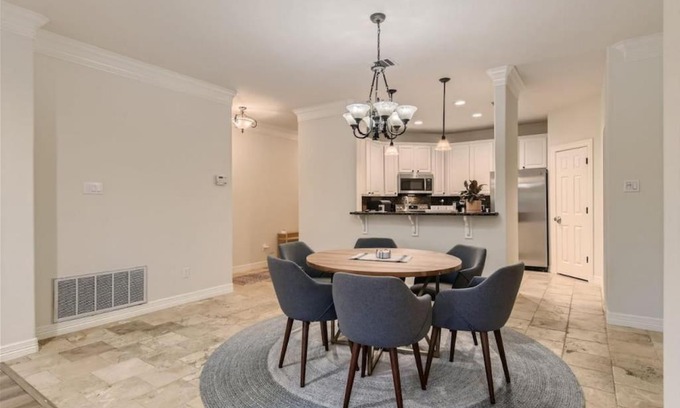 West Campus Apartment | Captivating 4BR Haven with Park View near DT