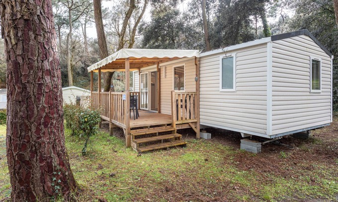 Les Conches RV Rental | Caravan '151' with Shared Pool and Shared Terrace