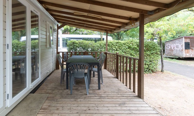 Vallon-Pont-d'Arc RV Rental | Caravan 'Midi - Mobil Home 6-8 Pers' with Shared Terrace and Shared Garden