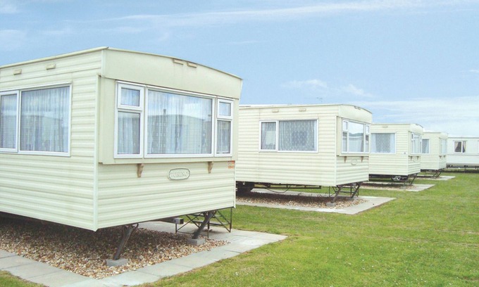 Chapel Saint Leonards House | Caravan with one double and one twin.