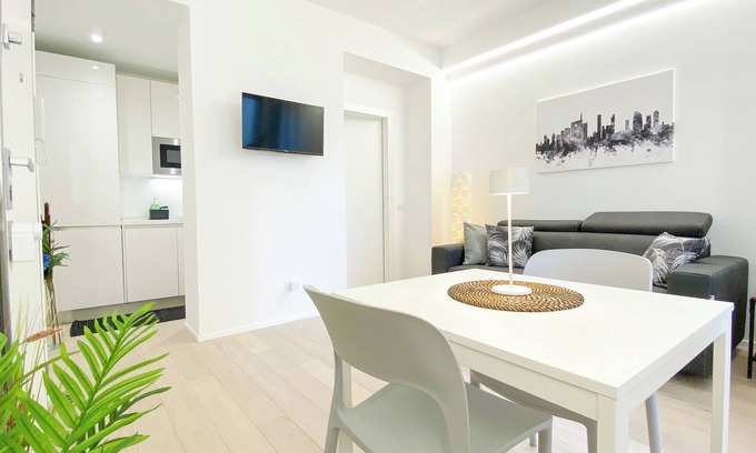 Centro Direzionale Apartment | Cardano suite - 5 minuti dalla Stazione Centrale