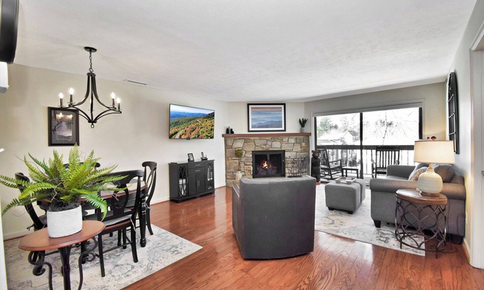 Blowing Rock Condo | Cardinal 202 | Fireplace, Restaurant, Pool, Spa