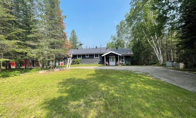 Hastings Highlands Cottage | Cardwell Cottage Escape - Maynooth - Algonquin Park - Peaceful