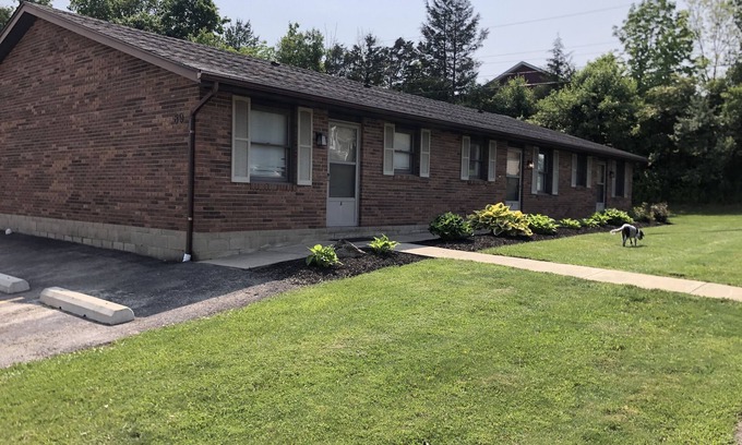 Wilmington Apartment | Carey Villa I.5 minutes to WEC and Wilmington College.10 min to Roberts Center