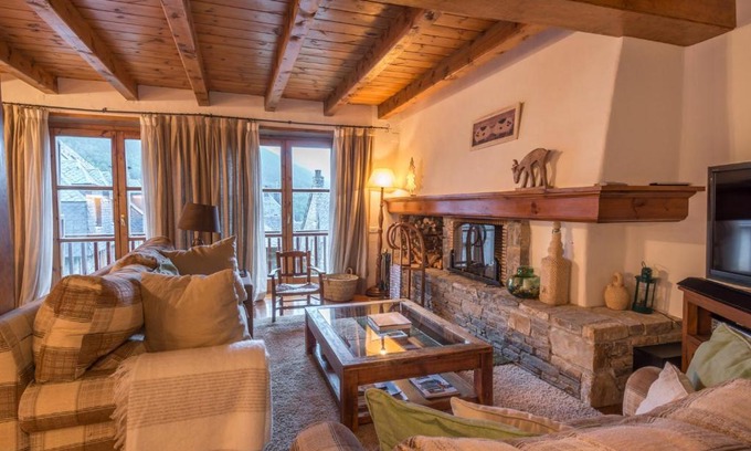 Salardu Apartment | Carlac by Totiaran