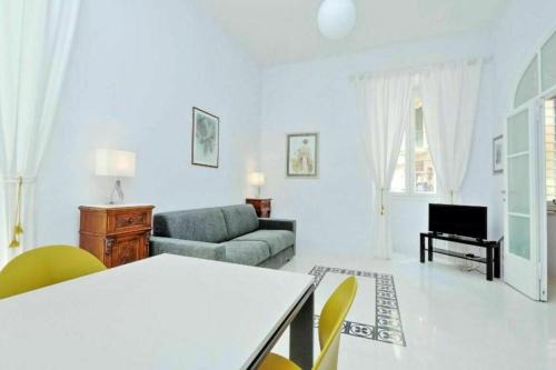Esquilino Apartment | Carlo Alberto by Halldis
