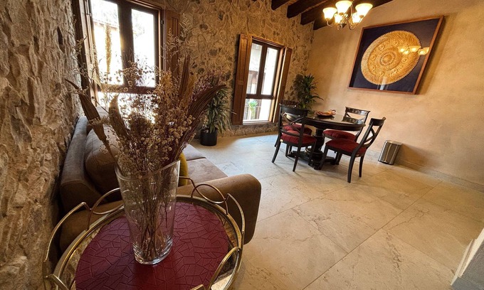 Santeagueda Apartment | Carlo Crivelli Master: The Style in Val'Quirico!