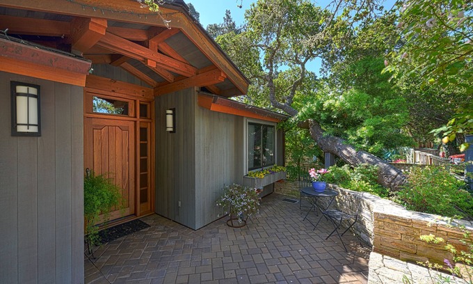 Southeast Carmel House | Carmel Beauty "The Great Escape" In Downtown Location