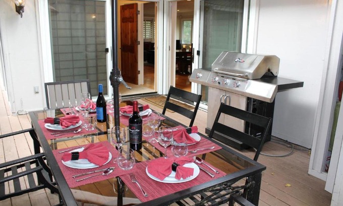 Northwest Carmel House | Carmel Seahorse 3 blocks to Carmel Beach 30 Night stays or more only