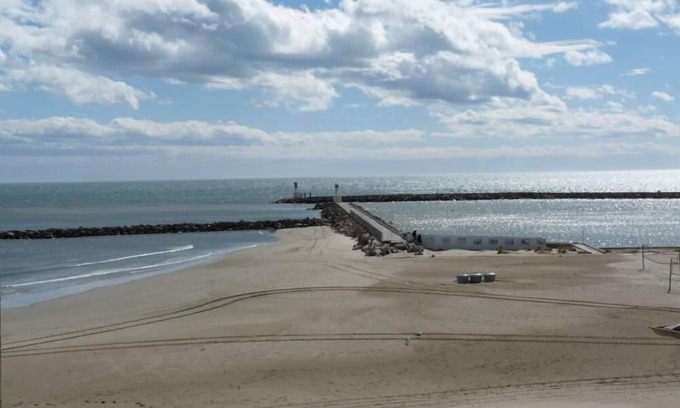 Carnon-Plage Apartment | Carnon Plage Apartment 1st line of sea, ideal for beach lovers and water sports