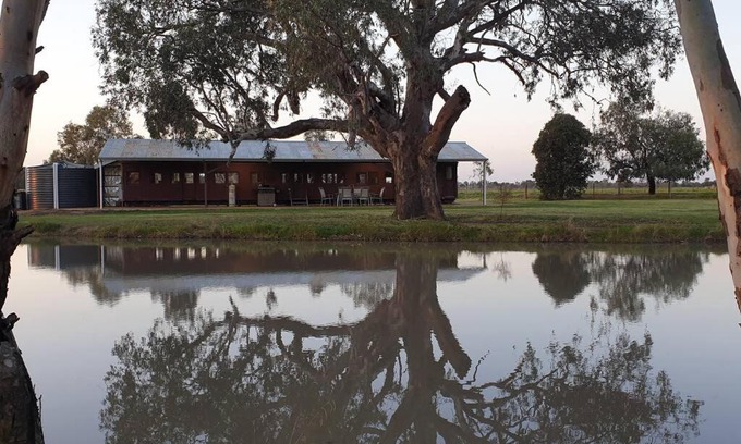 Roslynmead House | Carriages Waterfront