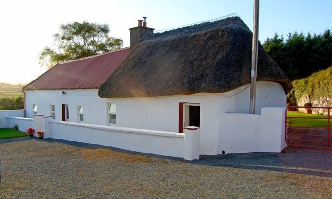 Kilbrien Cottage | CARTHY'S COTTAGE, pet friendly in Dungarvan, County Waterford