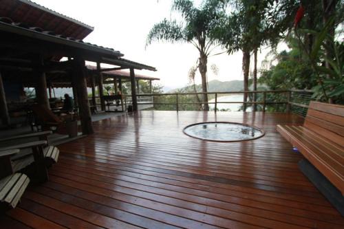 Barra do Sahy Villa | Casa 7suítes - Vista para Barra do Sahy