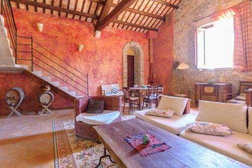 Buseto Palizzolo Ski Chalet | CASA Adriana Affascinante casa in pietra