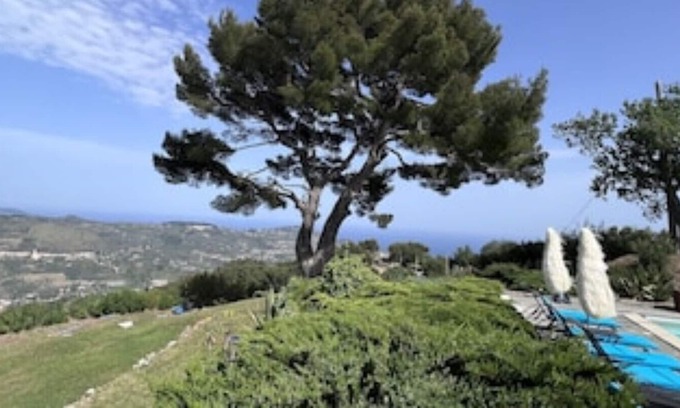 Imperia House | Casa Albero - Exclusive luxury vacation villa with pool and wellness