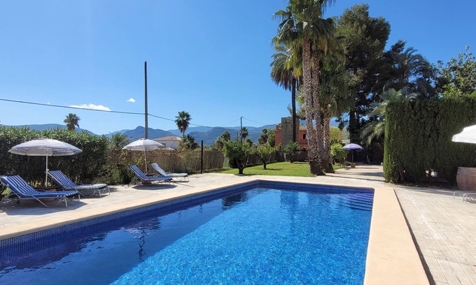 Orba House | Casa Alestelou is located in a small village in a beautiful valley, 20 min from the sea