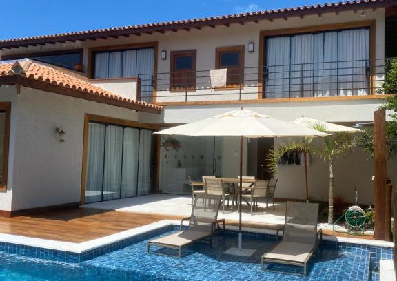 Brava House | Casa alto padrão a 100 metros da praia brava