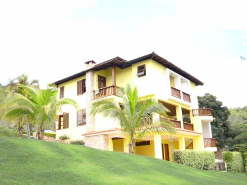 Capitolio House | Casa amarela escarpas