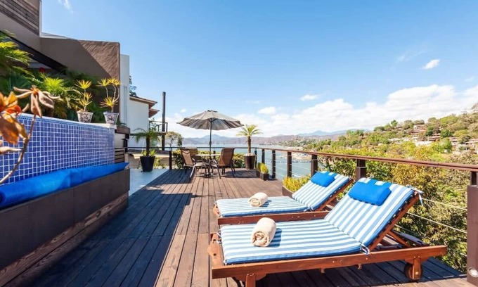 Valle de Bravo House | Casa Azul. Lakeview Terrace Retreat in Avándaro