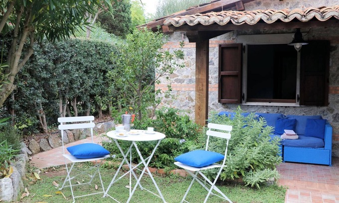 Ricadi House | Casa Basiluzzo, for 6 people with shared swimming pool and access to the beach