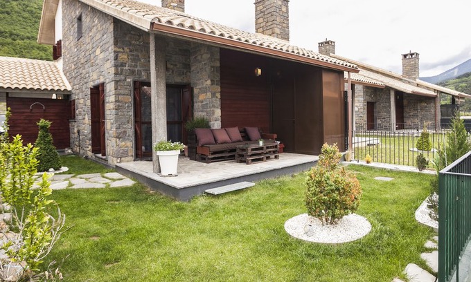 Gavin House | Casa Biescas Pyrenees, Aragon, Spain