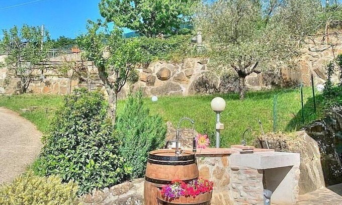 Santa Fiora House | Casa Binetta B: A characteristic and welcoming two-story independent house situated in the heart of the Tuscan countryside.