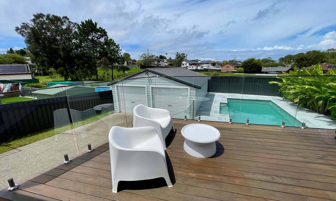 Belmont North House | Casa Calvi - Central location with Pool