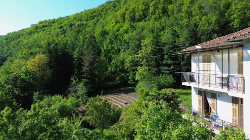 Pornassio House | Casa Castagno e Ruscello - Nature Retreat in Liguria
