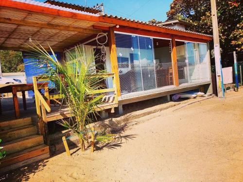 Ribeirao da Ilha House | Casa charmosa pé na areia por do sol