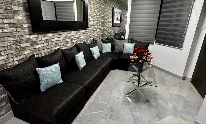 Hermosillo House | Casa con Cinebar, 4 Recamaras 6 Baños, Perfecta Para Familias, en Excelente Zona