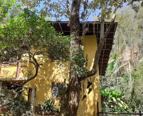 Correas House | Casa condomínio paz