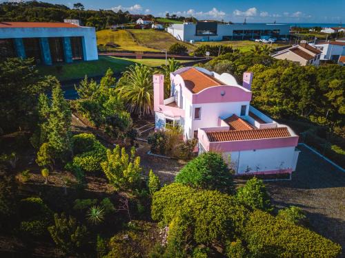 Madalena House | Casa Cor de Rosa