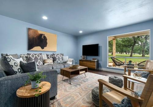 Fredericksburg House | Casa Crabapple Sleeps 13 Private and Hot Tub