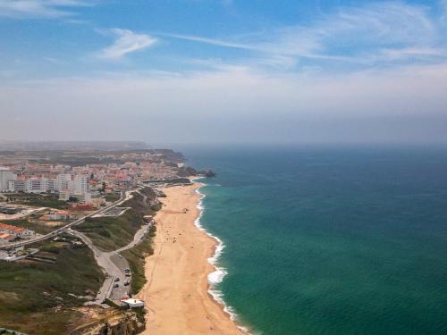 Torres Vedras House | Casa da Vigia by StaySalmar