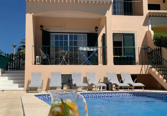 Lagoa House | Casa das Roseiras
