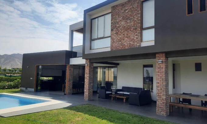Mala House | Casa de estreno en condominio de Asia