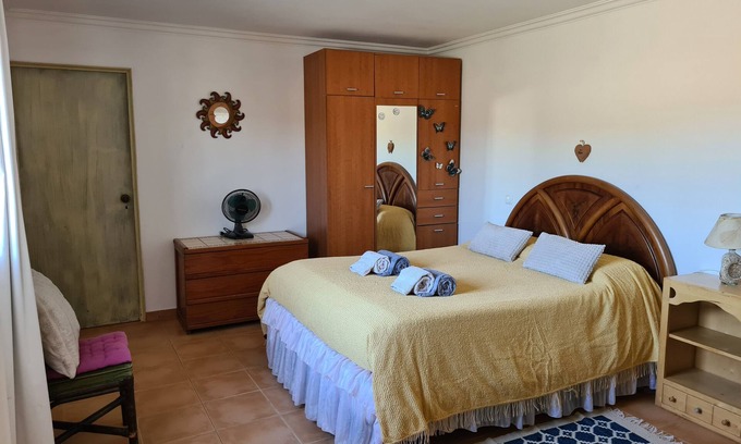 Barracao House | Casa de Férias no Campo, Lugar Para Relaxar Perto de Eventos e Praias do Algarve