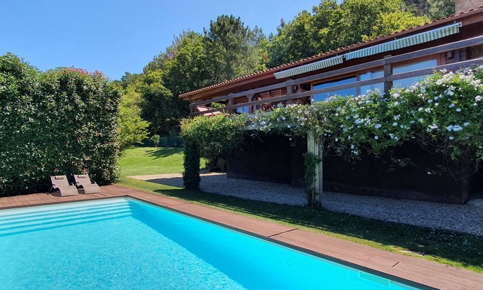 Freixieiro de Soutelo House | Casa de Madeira com Vistas Incríveis!