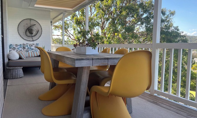 Newport Apartment | Casa de Piña, 700 mts to Newport Beach, headland views, spacious 2 bedrm apt.